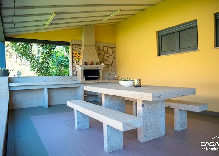 Casa De Naceiros - Ponte De Lima *